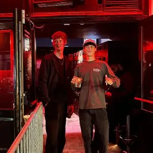 Nachbar: the intimate club that has kept the center running for years