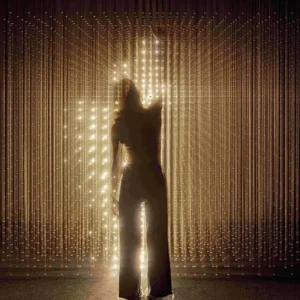 Date Night met kunst, licht, wijn en bites bij Nxt Museum