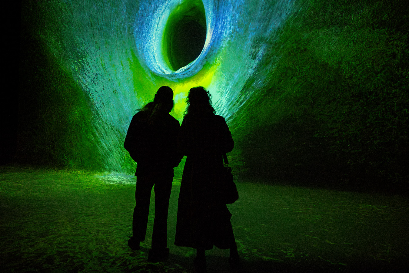 Date Night met kunst, licht, wijn en bites bij Nxt Museum