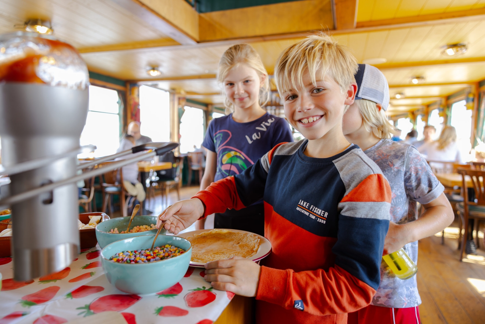 pancake boat-restaurant-amsterdam_1