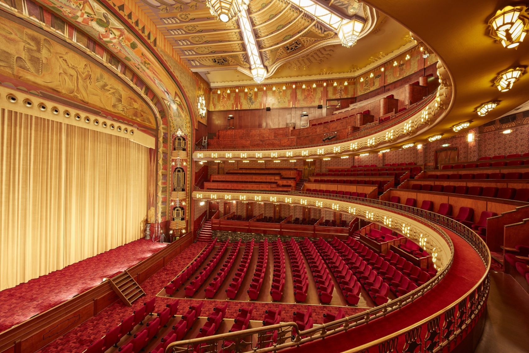 pathe-tuschinski-amsterdam pathe-tuschinski-amsterdam