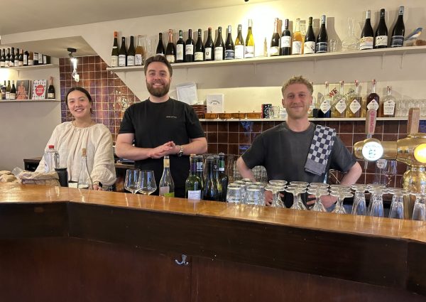 The Blue Tit: wine café in the Staatslieden neighborhood