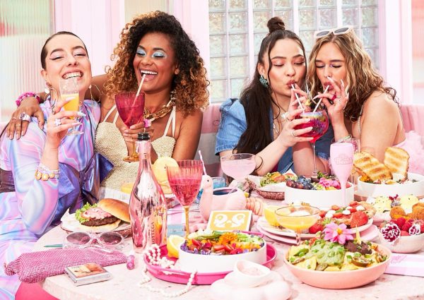 Pink Beach: urban beach with bottomless brunches in North