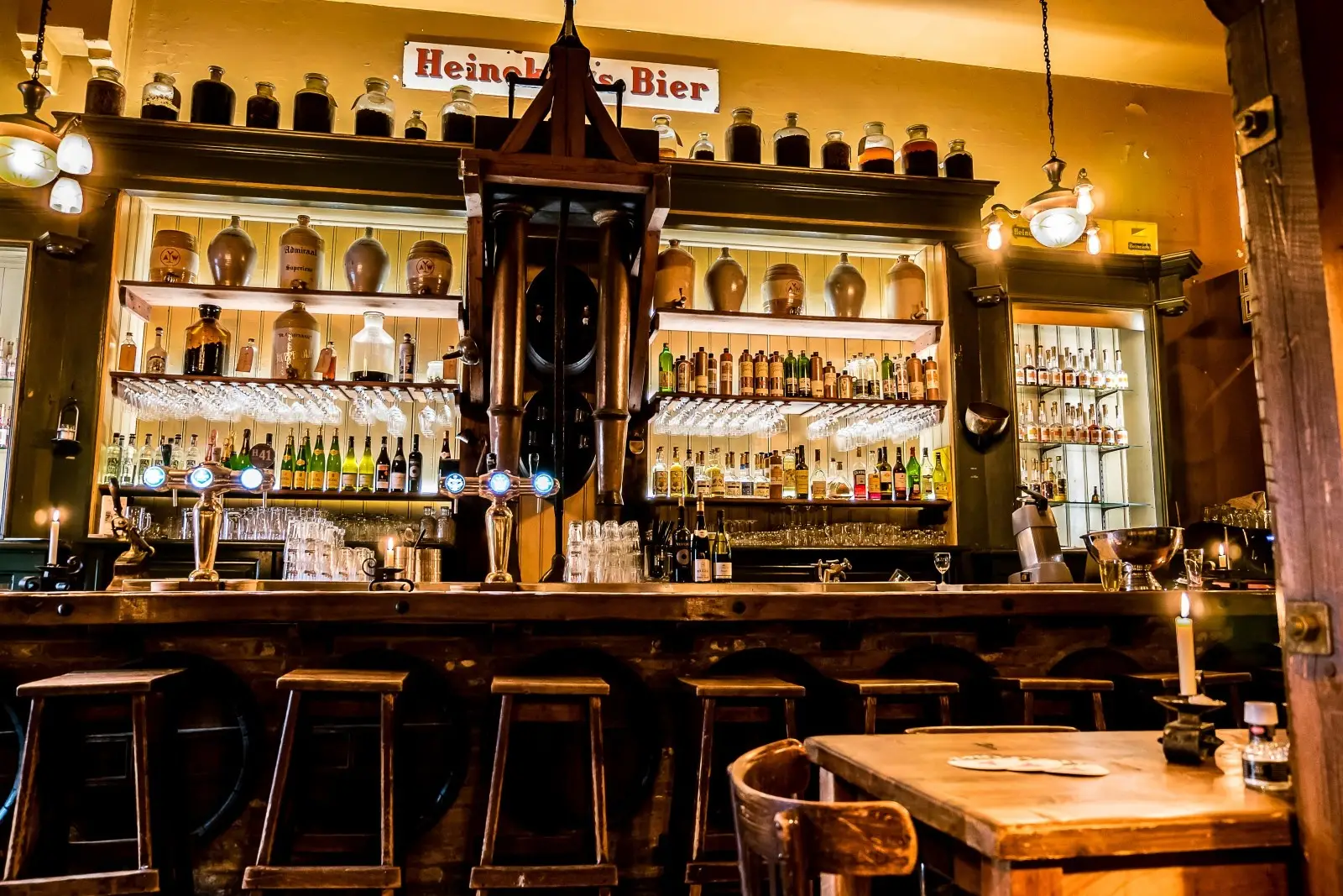 proeflokaal-wees-cafe-bar-amsterdam_1