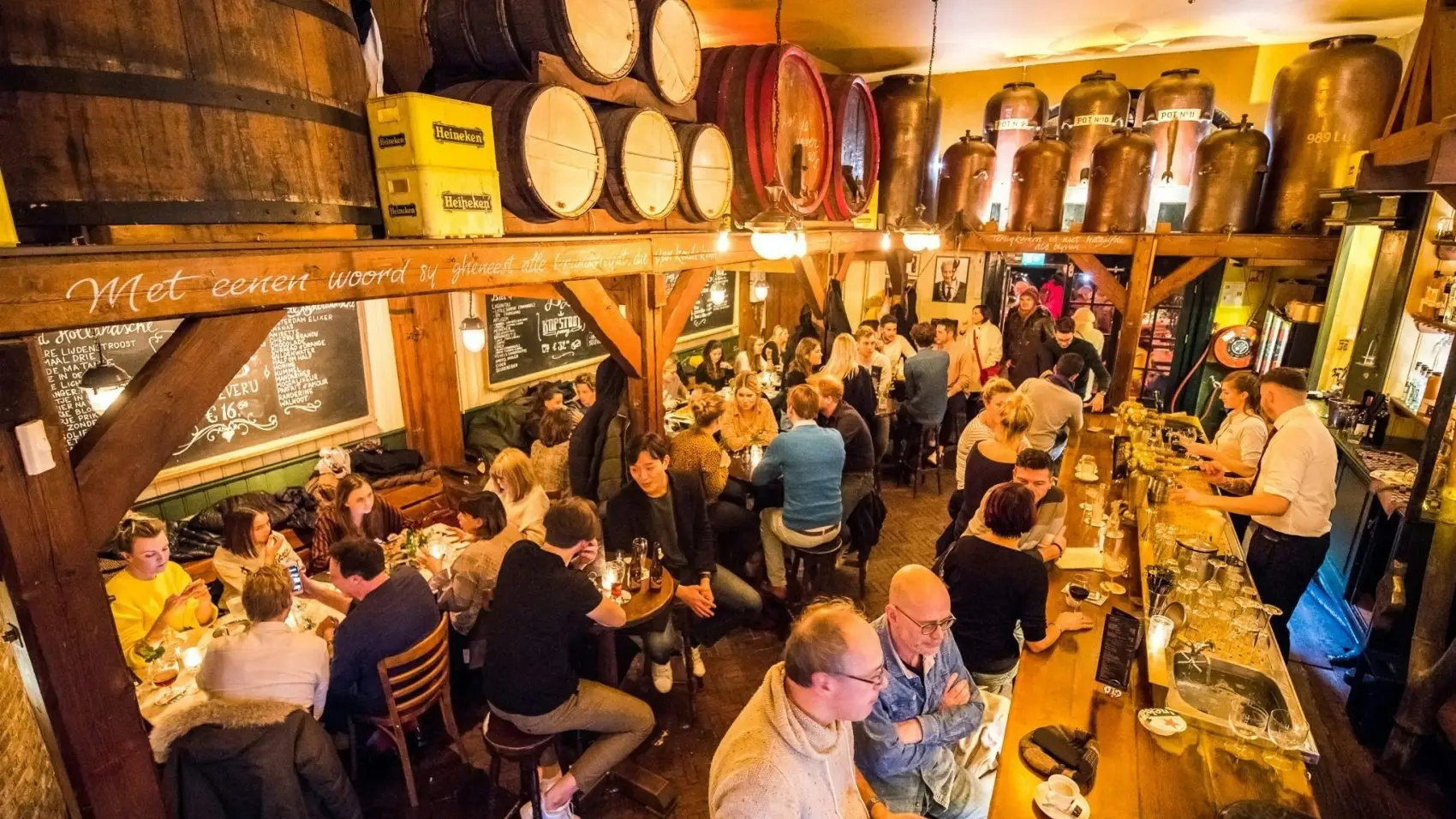 proeflokaal-wees-cafe-bar-amsterdam_2 proeflokaal-wees-cafe-bar-amsterdam_2