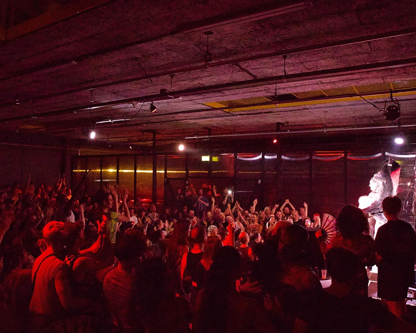 raum-club-queer-amsterdam_`