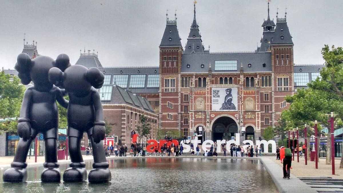 rijksmuseum-amsterdam-kaws