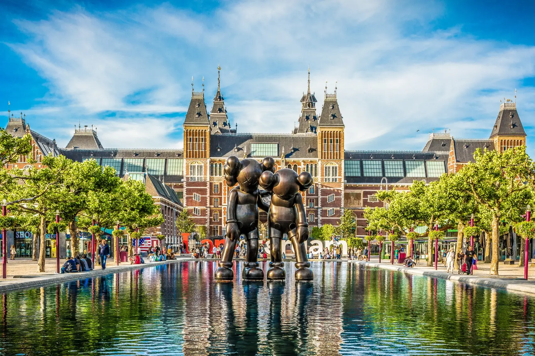 rijksmuseum-kaws-shutterstock_1461411527