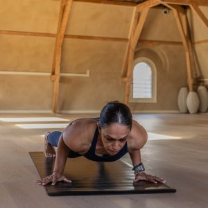 De Roos in het Vondelpark: yoga, pilates en plantaardig eten onder één dak