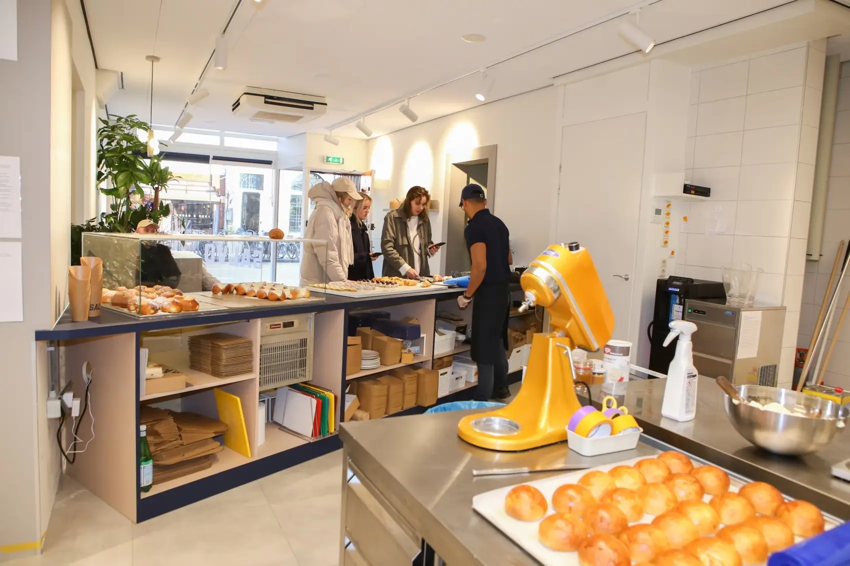 salvo-bake-house-sells-classic-sweets-and-not-only