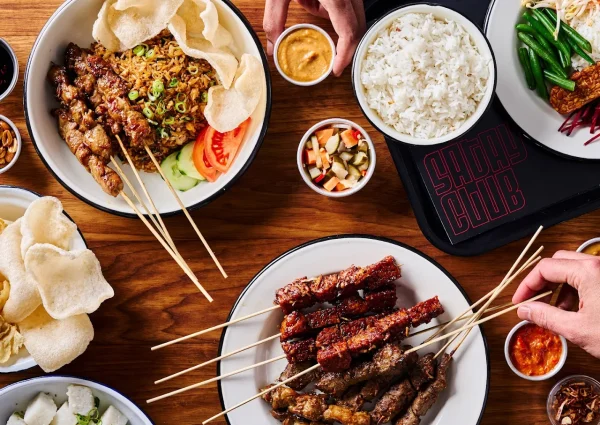Ontdek de Smaak van Satay Club: Een Culinaire Favoriet in Amsterdam