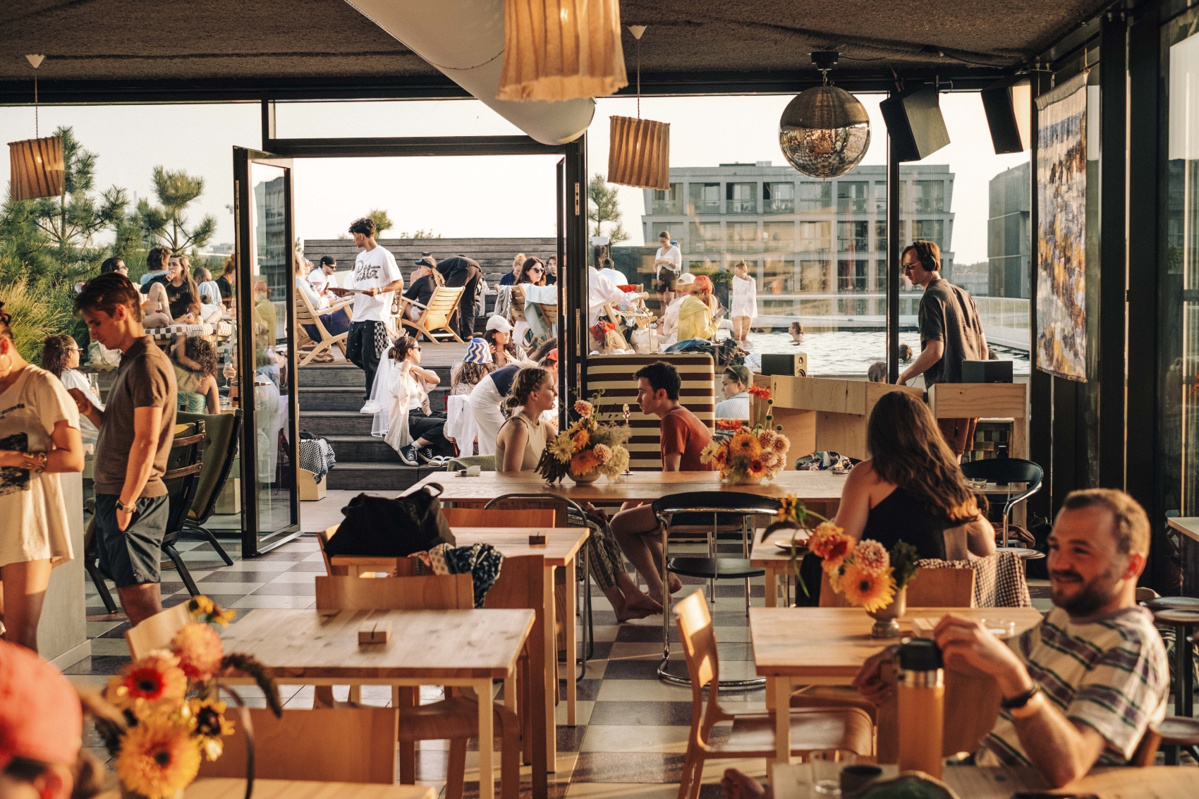 Stretch & Fold – Rooftop met yoga, sauna en zwembad