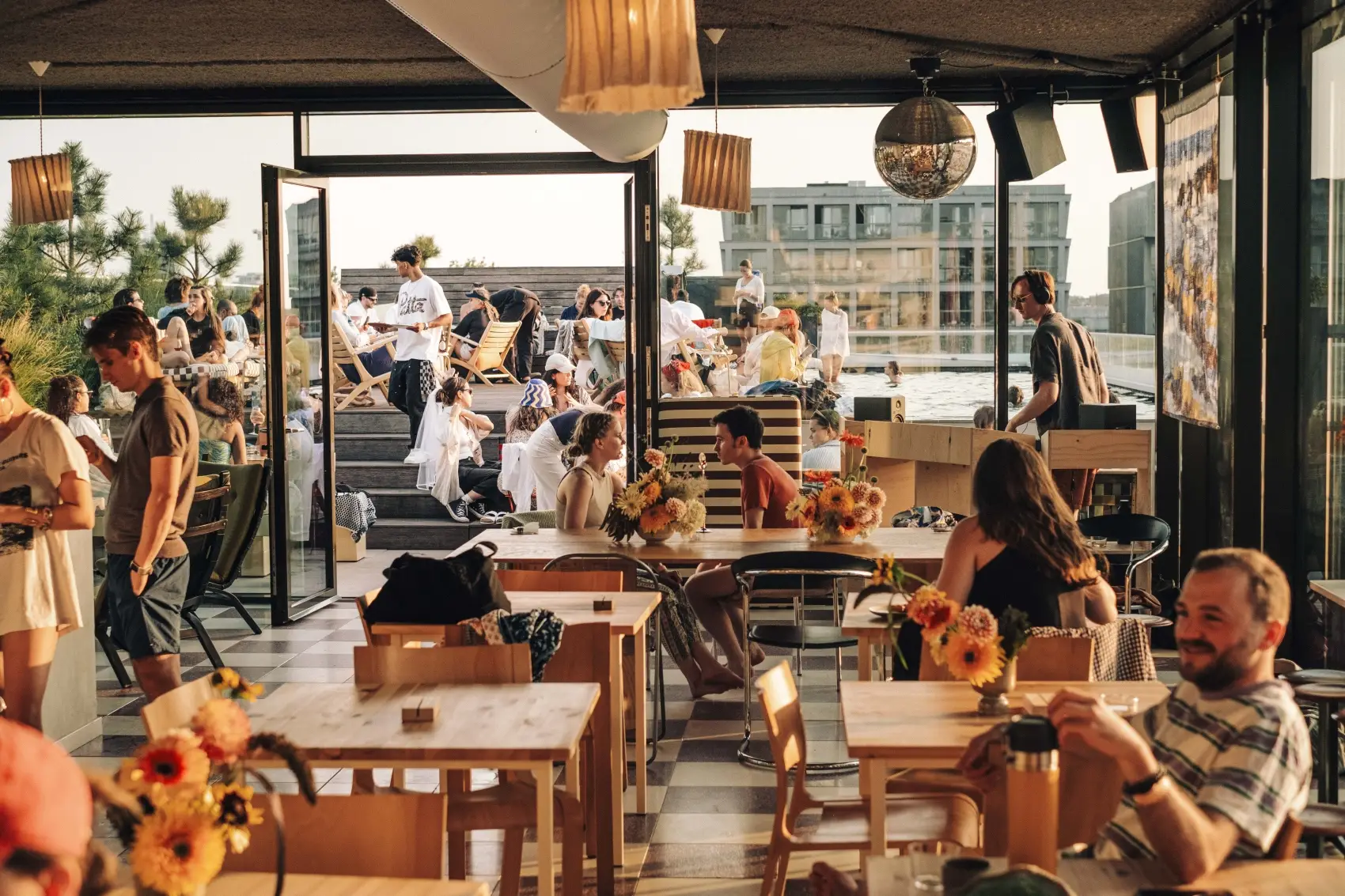 Stretch & Fold – Rooftop met yoga, sauna en zwembad