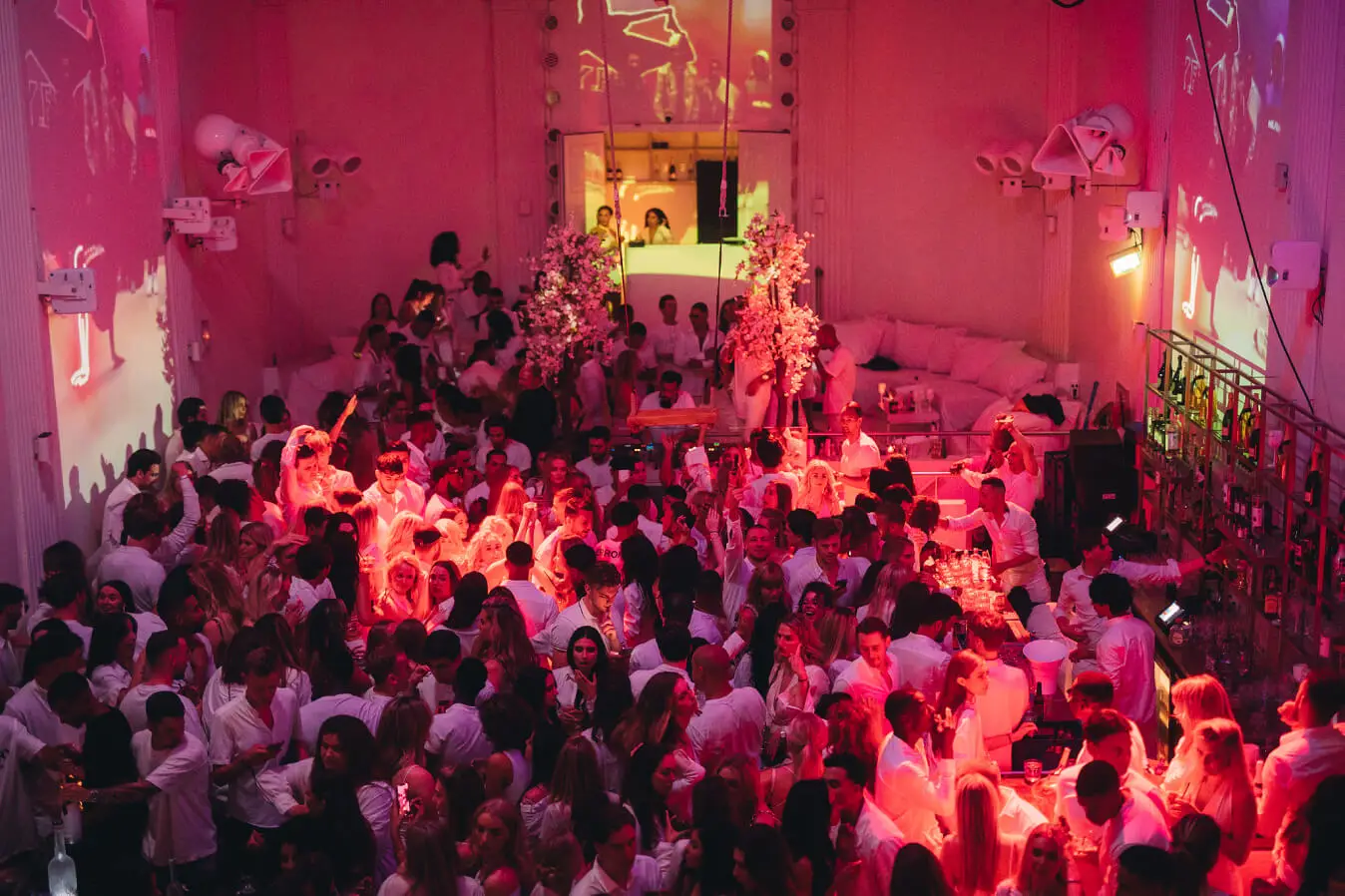 supperclub-dinner-show-restaurant-amsterdam_1 supperclub-dinner-show-restaurant-amsterdam_1