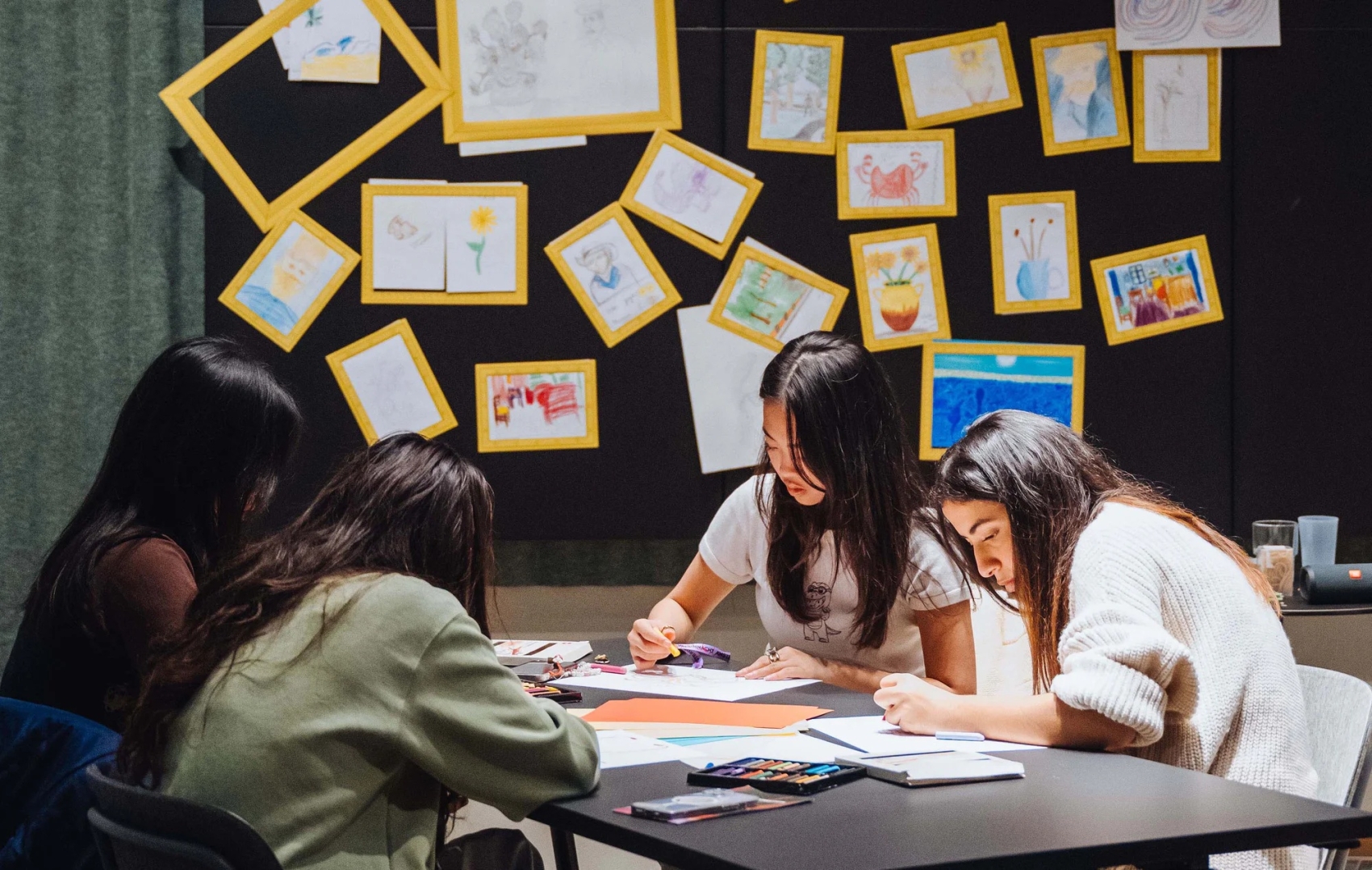 Tekenen in het Open Atelier van het Van Gogh Museum