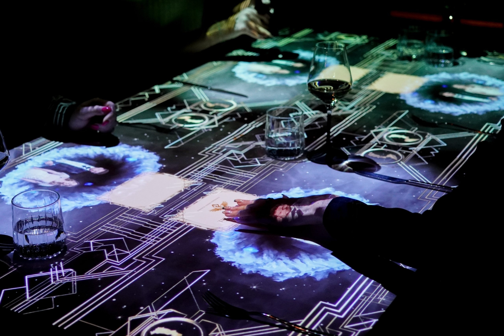the-magic-table-andaz-amsterdam3