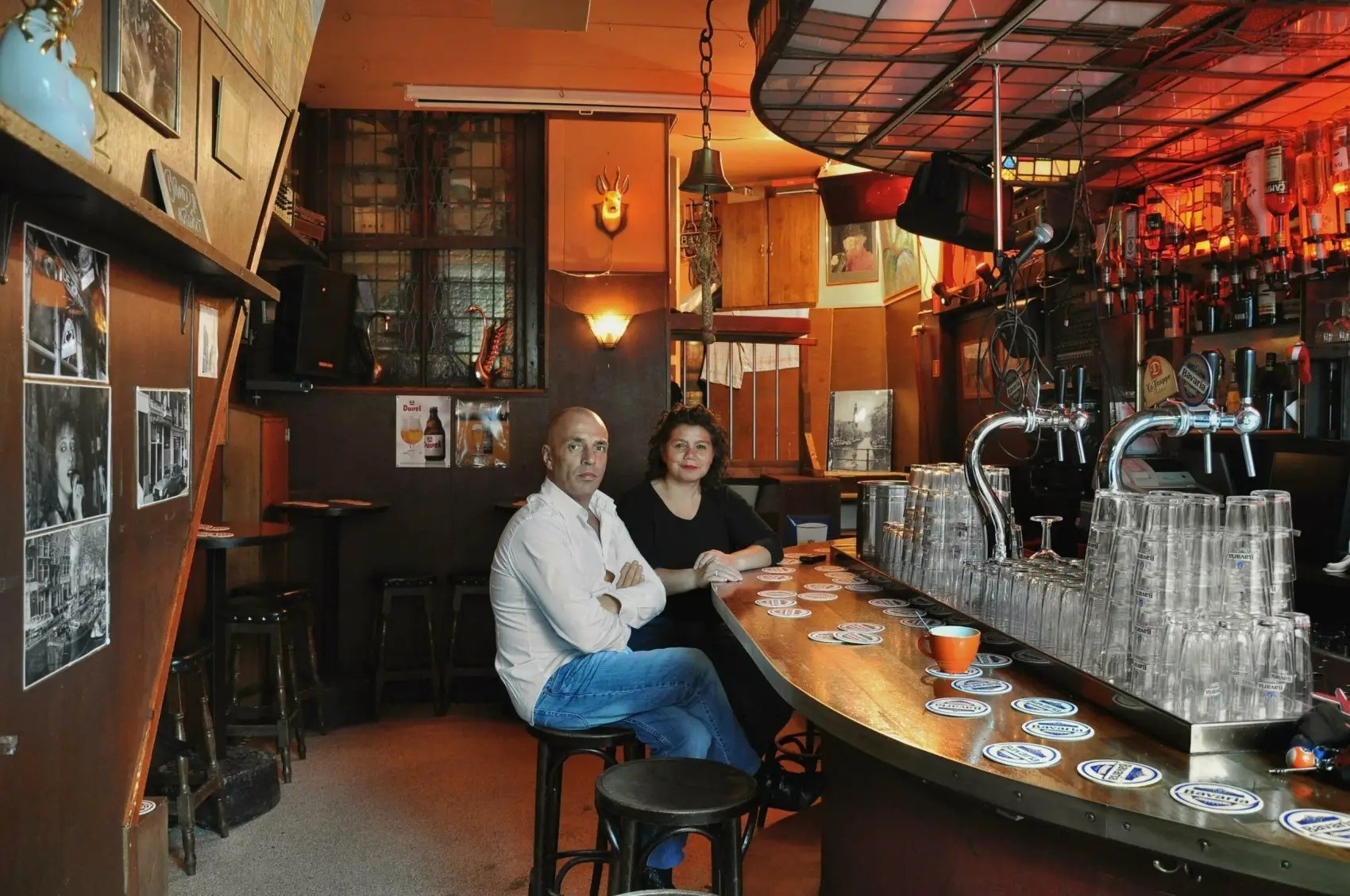 twee-zwaantjes-cafe-amsterdam_1