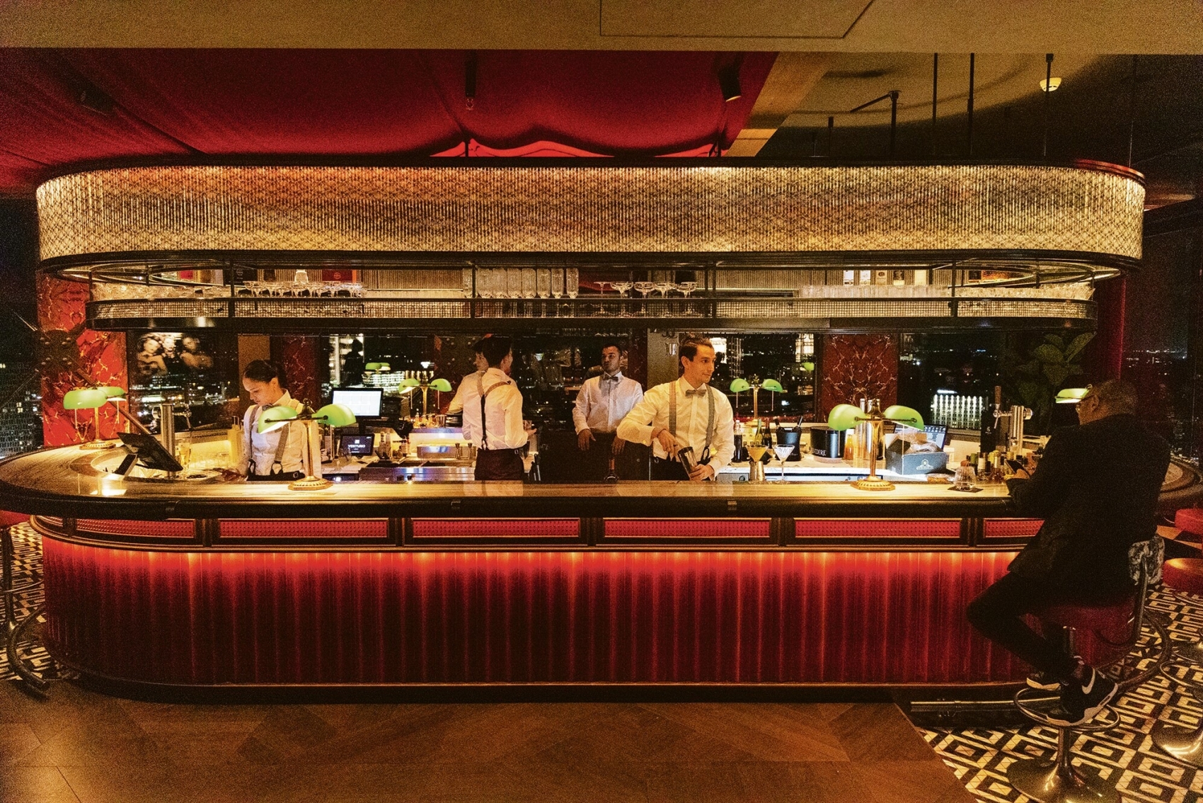 Ventuno Skylounge: fine dining en cocktails op grote hoogte