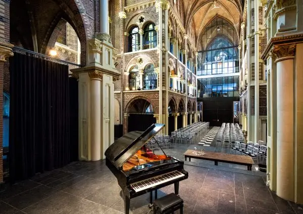 Speuren naar Vintage, Antiek & Curiosa in Posthoornkerk