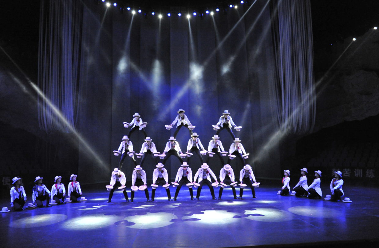 world-christmas-circus-performance-carre-amsterdam_3