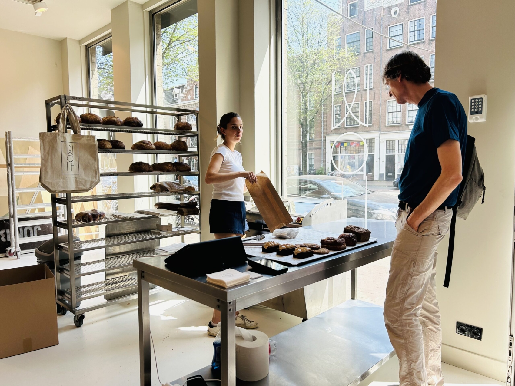 Bakkerij Wolf bakt nu ook brood in de Utrechtsestraat