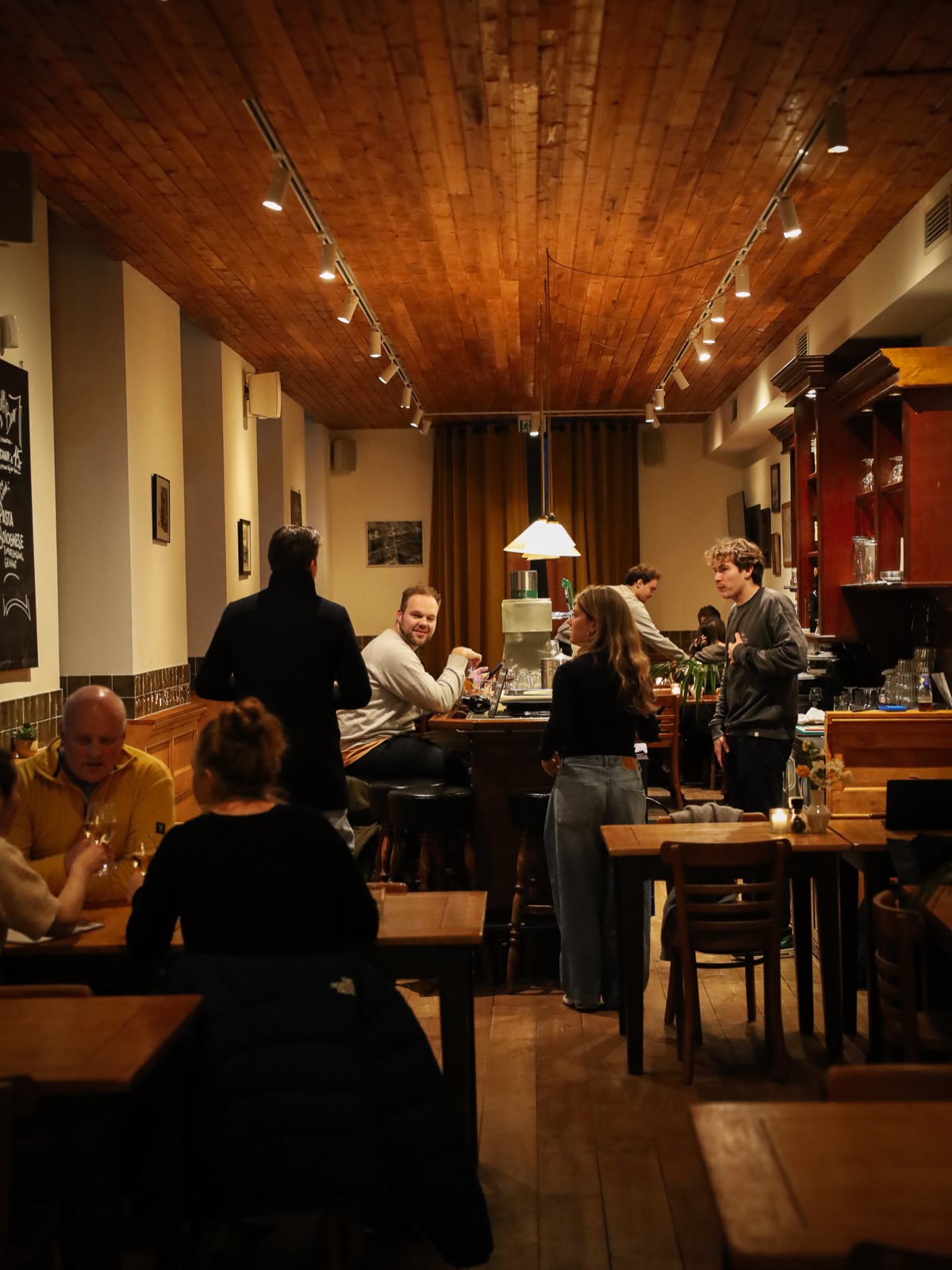 Wolff & Beer opent bruine kroeg met modern tintje in De Baarsjes