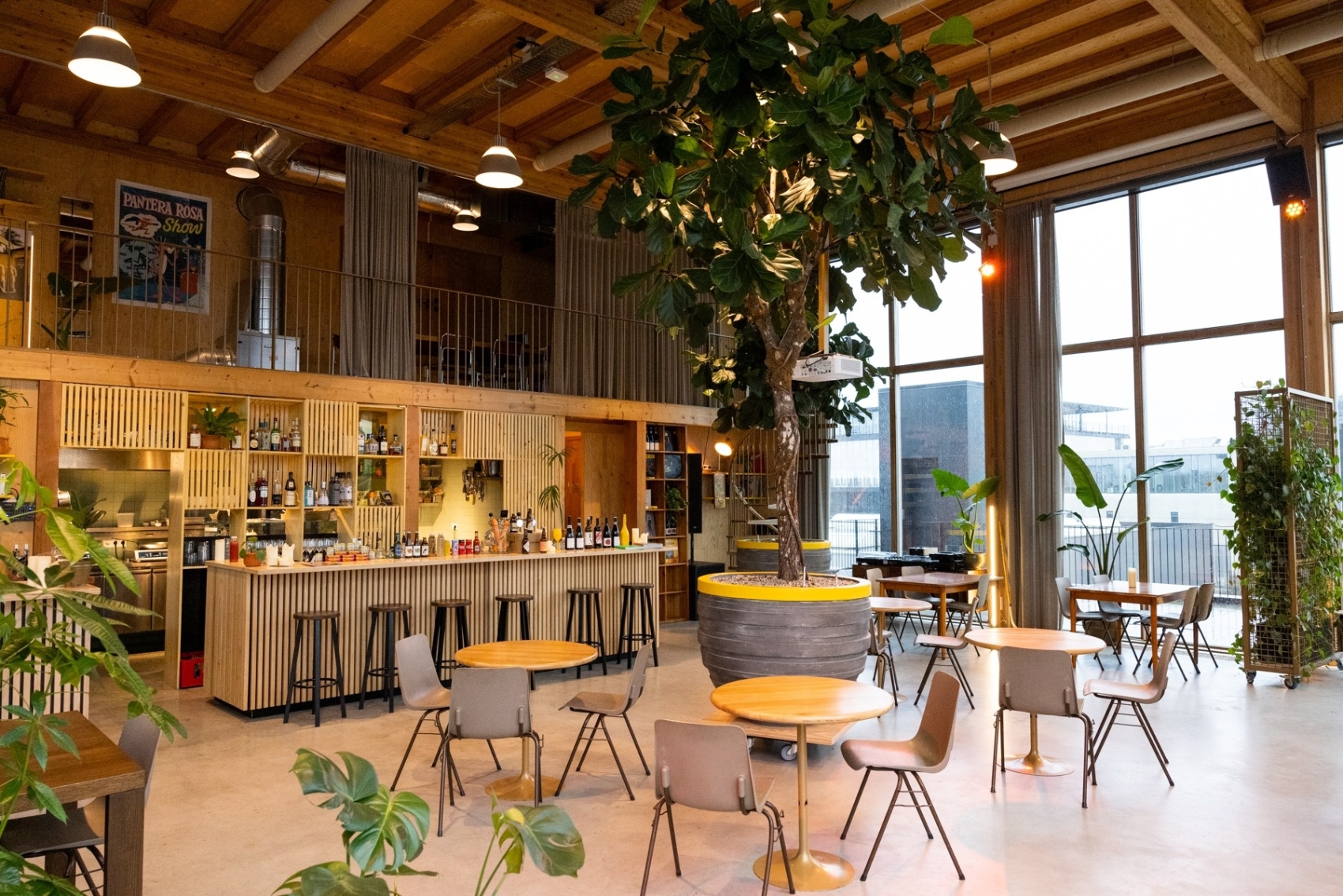 yellow-house-amsterdam5