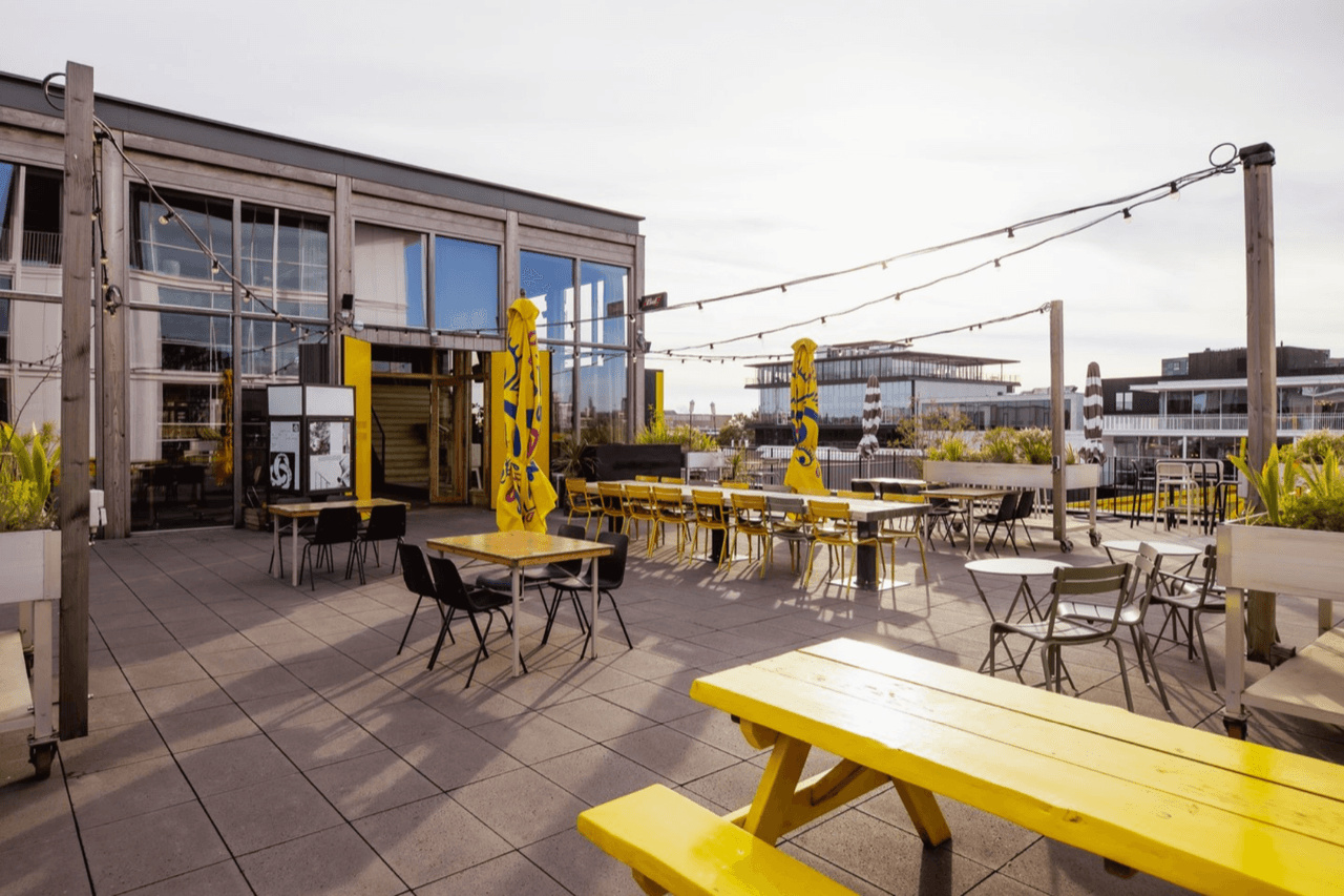 yellow-house-restaurant-club-amsterdam_1