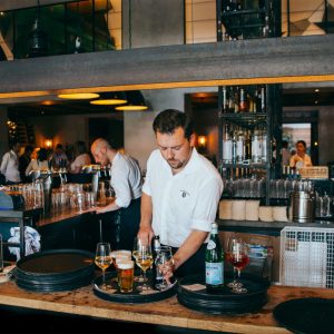 De Ysbreeker: Historisch grand café aan de Amstel