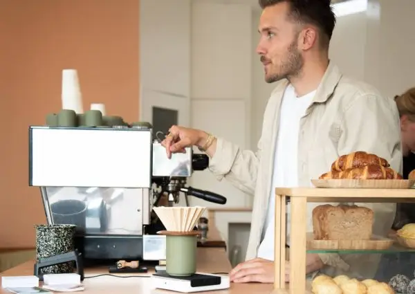 YUSU: Specialty coffee and matcha with peace to stay