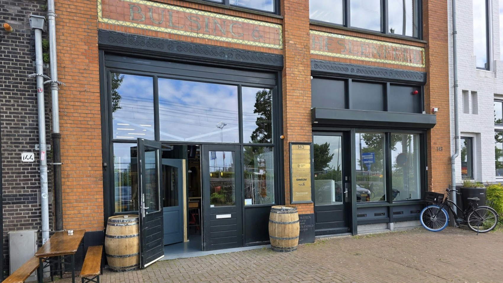 zuiver-bar-2